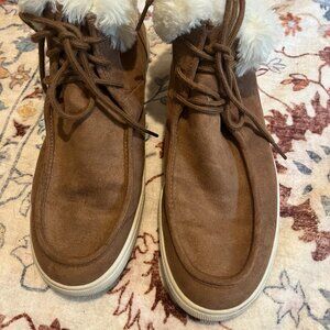 MAKALU BROWN TIE UP SUEDE BOOTIES SZ 9M